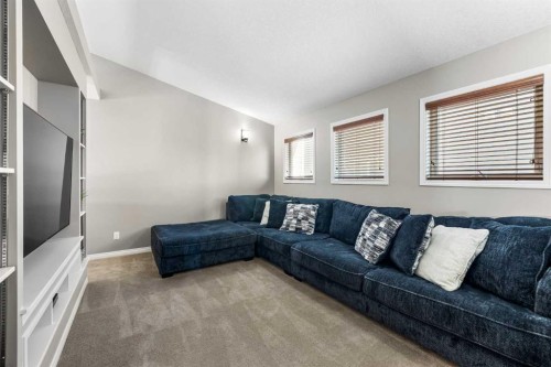 190 Sage Bank Grove Nw, Calgary, AB - Indoor Photo Showing Living Room