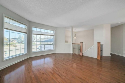 222 Diamond Court Se, Calgary, AB - Indoor Photo Showing Other Room