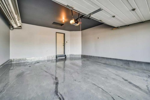 222 Diamond Court Se, Calgary, AB - Indoor Photo Showing Other Room