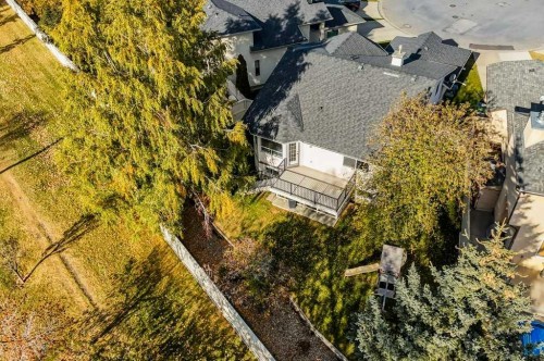 222 Diamond Court Se, Calgary, AB - Outdoor