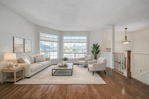 222 Diamond Court Se, Calgary, AB - Indoor Photo Showing Living Room