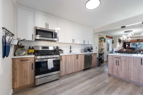 4608 70 Street Nw, Calgary, AB 