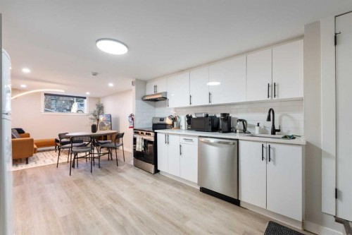 4608 70 Street Nw, Calgary, AB 