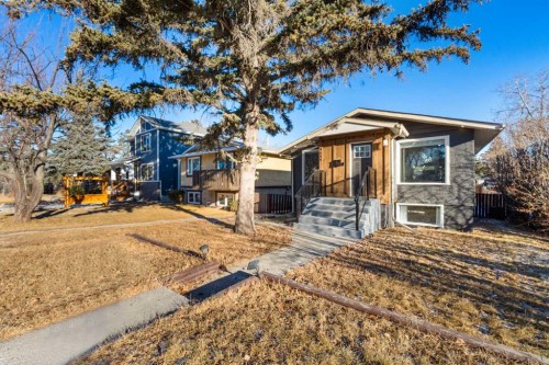 4608 70 Street Nw, Calgary, AB 