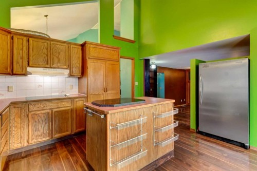 184 Riverbend Drive Se, Calgary, AB - Indoor Photo Showing Kitchen