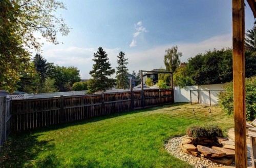 184 Riverbend Drive Se, Calgary, AB - Outdoor With Backyard
