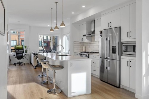 213 Greenbriar Common Nw, Calgary, AB - Indoor Photo Showing Kitchen With Stainless Steel Kitchen With Upgraded Kitchen