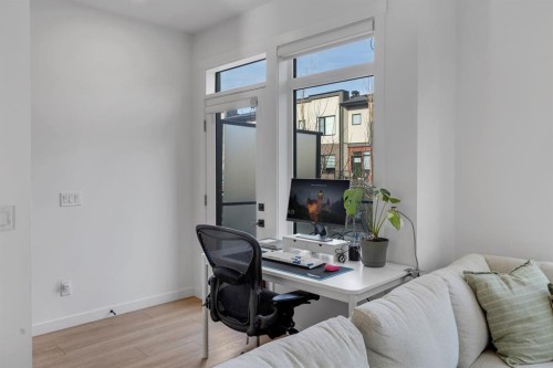 213 Greenbriar Common Nw, Calgary, AB - Indoor Photo Showing Office