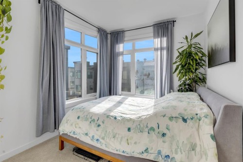 213 Greenbriar Common Nw, Calgary, AB - Indoor Photo Showing Bedroom