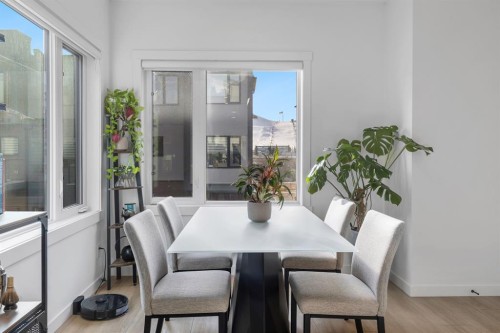 213 Greenbriar Common Nw, Calgary, AB - Indoor Photo Showing Dining Room