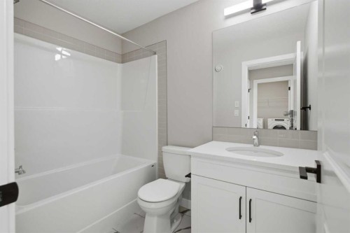 51 Belvedere Crescent Se, Calgary, AB - Indoor Photo Showing Bathroom