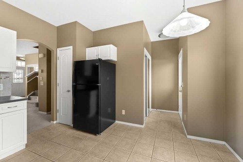 215 Strathcona Circle, Strathmore, AB - Indoor Photo Showing Kitchen