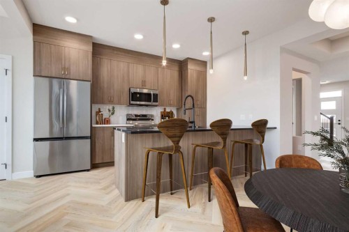 466 River Avenue, Cochrane, AB - Indoor