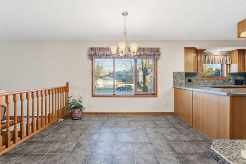 531 Sierra Morena Court Sw, Calgary, AB - Indoor Photo Showing Kitchen