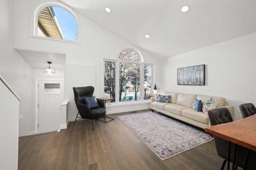 51 Hunters Crescent, Okotoks, AB - Indoor Photo Showing Living Room