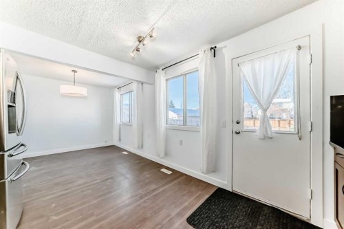 60 Erin Mount Crescent Se, Calgary, AB - Indoor Photo Showing Other Room
