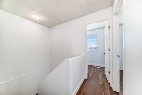 60 Erin Mount Crescent Se, Calgary, AB - Indoor Photo Showing Other Room