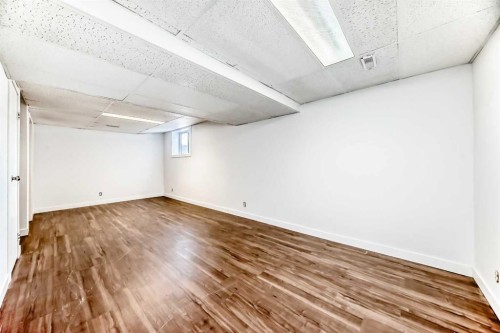 60 Erin Mount Crescent Se, Calgary, AB - Indoor