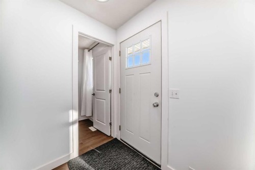 60 Erin Mount Crescent Se, Calgary, AB - Indoor Photo Showing Other Room