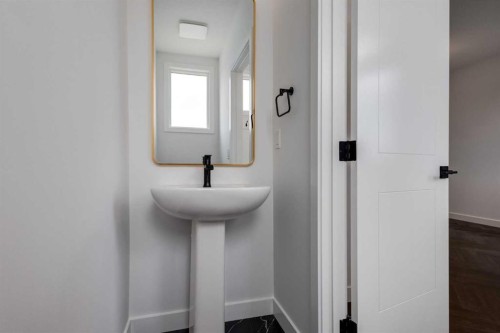281 Cobblestone Gate, Airdrie, AB - Indoor Photo Showing Bathroom