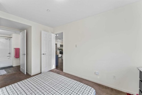 2313-99 Copperstone Park Se, Calgary, AB - Indoor