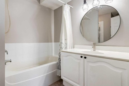 815 Tuscany Drive Nw, Calgary, AB - Indoor Photo Showing Bathroom