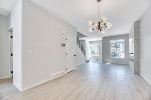 247 Annette Villas Nw, Calgary, AB - Indoor Photo Showing Other Room