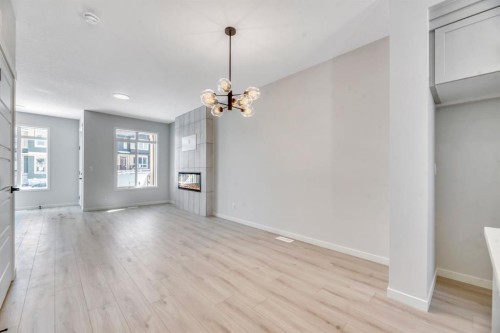 247 Annette Villas Nw, Calgary, AB - Indoor Photo Showing Other Room