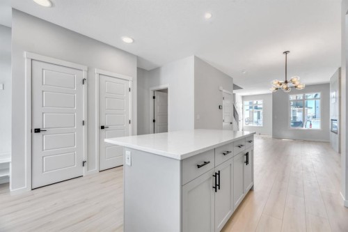 247 Annette Villas Nw, Calgary, AB - Indoor Photo Showing Kitchen