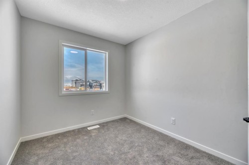 247 Annette Villas Nw, Calgary, AB - Indoor Photo Showing Other Room