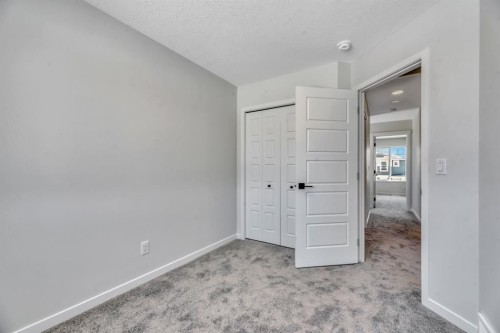 247 Annette Villas Nw, Calgary, AB - Indoor Photo Showing Other Room