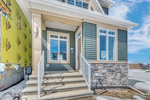 247 Annette Villas Nw, Calgary, AB - Outdoor