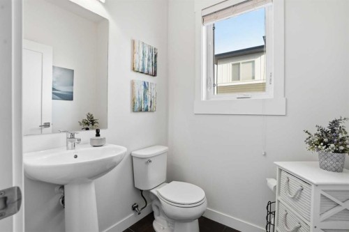 70-111 Rainbow Falls Gate, Chestermere, AB - Indoor Photo Showing Bathroom