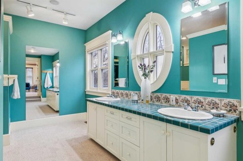 3019 6 Street Sw, Calgary, AB - Indoor Photo Showing Bathroom