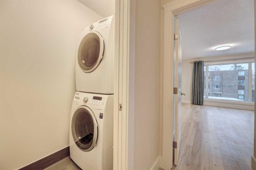 2-308 12 Avenue Ne, Calgary, AB - Indoor Photo Showing Laundry Room