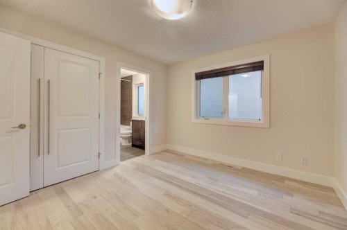 2-308 12 Avenue Ne, Calgary, AB - Indoor Photo Showing Other Room