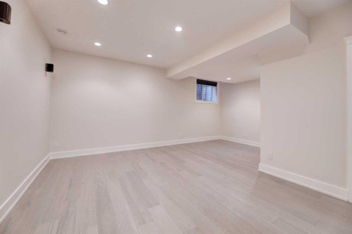 2-308 12 Avenue Ne, Calgary, AB - Indoor Photo Showing Other Room