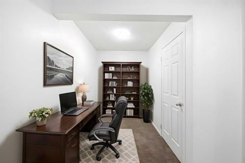 132 Royal Birch Mount Nw, Calgary, AB - Indoor Photo Showing Office