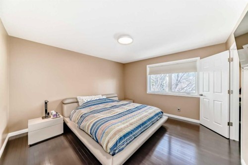 402 Citadel Heights Nw, Calgary, AB - Indoor Photo Showing Bedroom