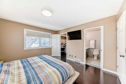 402 Citadel Heights Nw, Calgary, AB - Indoor Photo Showing Bedroom