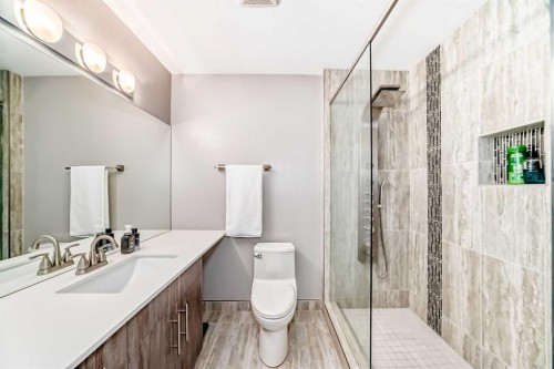 402 Citadel Heights Nw, Calgary, AB - Indoor Photo Showing Bathroom