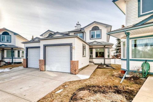 402 Citadel Heights Nw, Calgary, AB - Outdoor With Facade