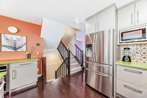 402 Citadel Heights Nw, Calgary, AB - Indoor Photo Showing Kitchen