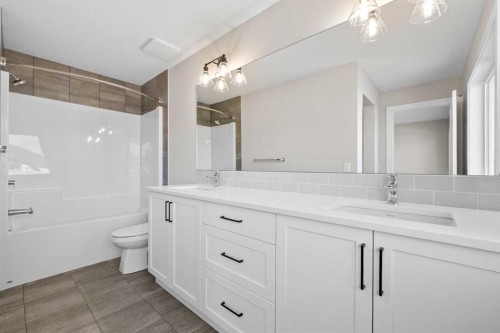 85 Quartz Crescent, Cochrane, AB - Indoor Photo Showing Bathroom