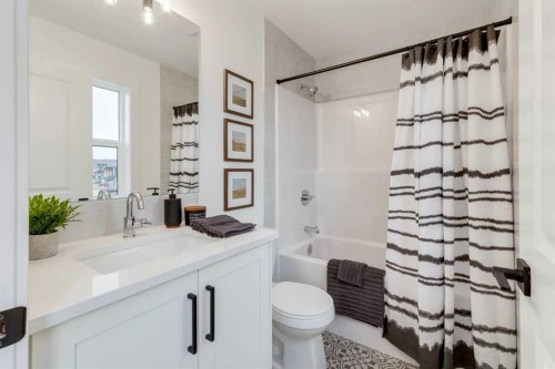 1507-525 River Heights Drive, Cochrane, AB - Indoor Photo Showing Bathroom