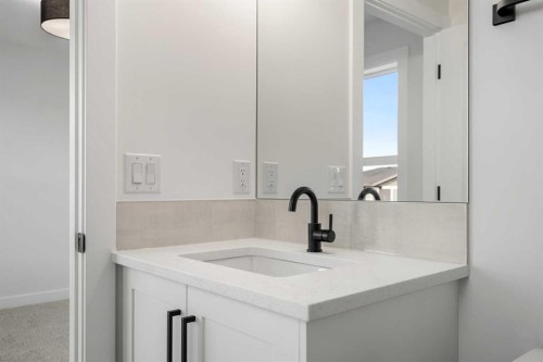 804-525 River Heights Drive, Cochrane, AB - Indoor Photo Showing Bathroom