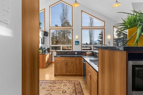1712 11Th Avenue, Canmore, AB - Indoor Photo Showing Kitchen