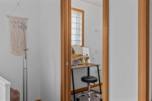 1712 11Th Avenue, Canmore, AB - Indoor Photo Showing Other Room