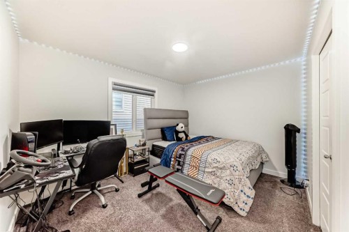6 Corner Meadows Grove Ne, Calgary, AB - Indoor Photo Showing Bedroom