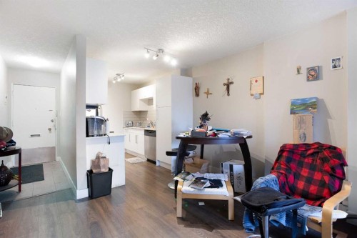 2D-515 17 Avenue Sw, Calgary, AB - Indoor